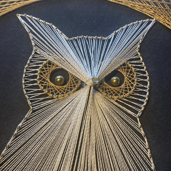 Vintage 1970s string art in excellent condition. Beautifully done in gold/silver - Picture 2 of 9